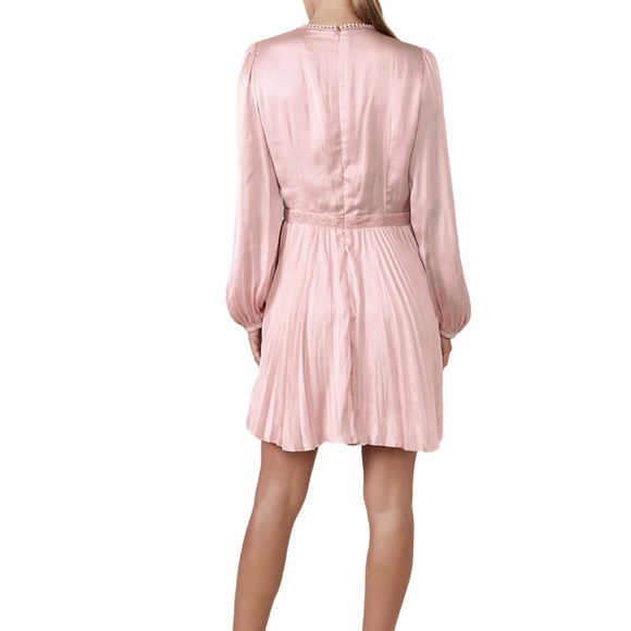 NWT BARDOT Olivia Crochet Lace & Satin Minidress XL 12 - Picture 3 of 9